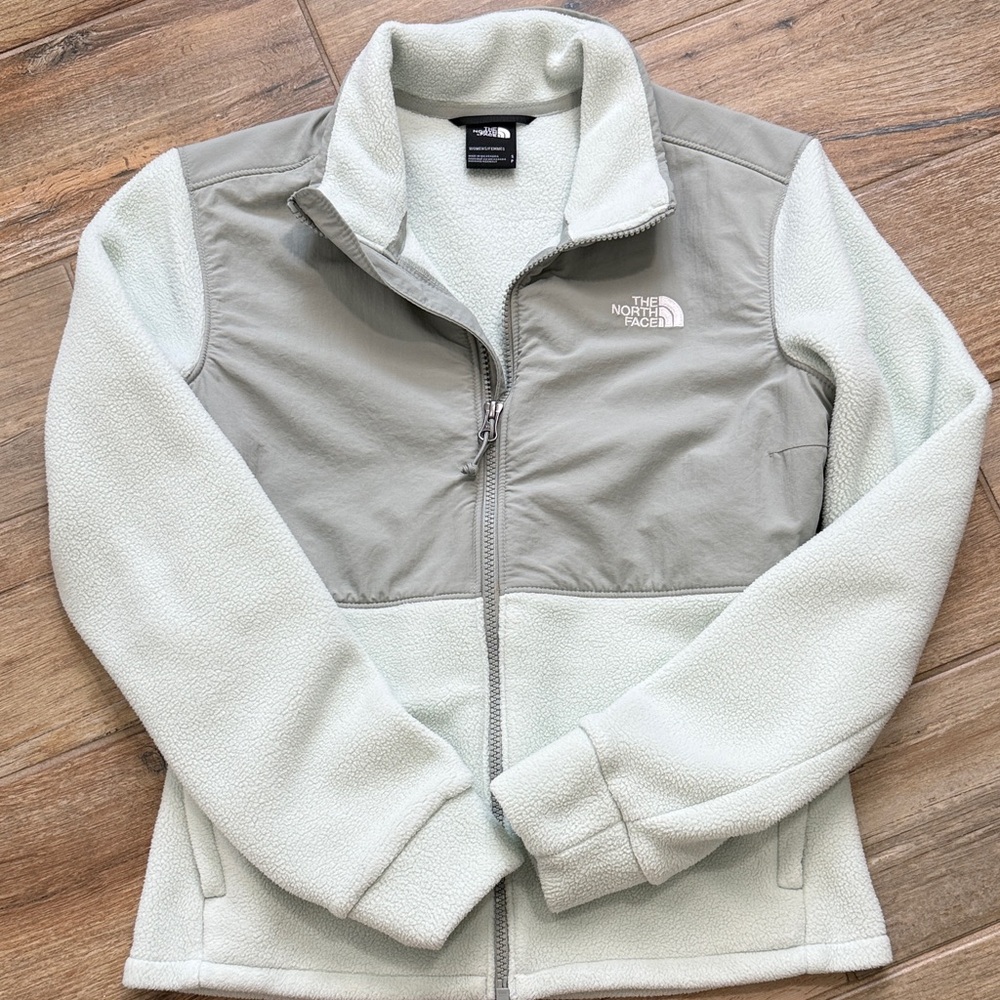 The North Face Women's Fleece Jacket Size Small - Picture 4 of 9